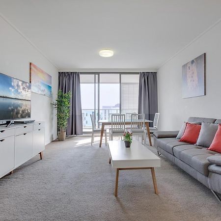 Spacious Modern Apartment With Water Views Сидней Экстерьер фото